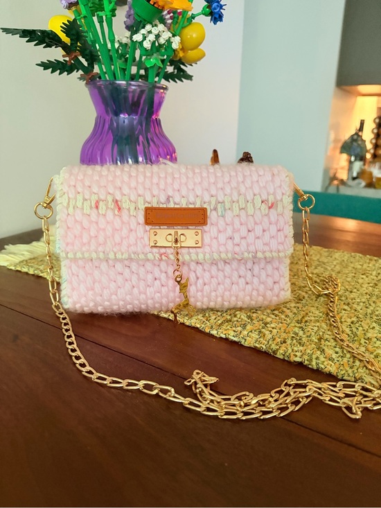 Handbags - Handmade Soft Pink Crochet Crossbody Bag with Gold Chain